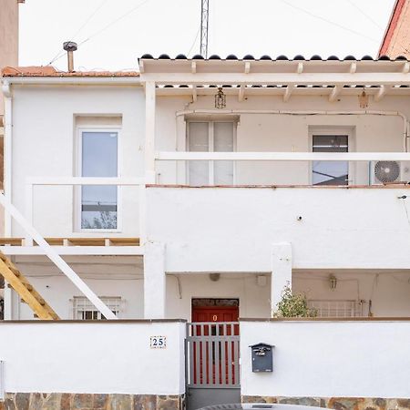 Independent Room Close To Ifema Y Aeropuertob Madrid Exterior photo