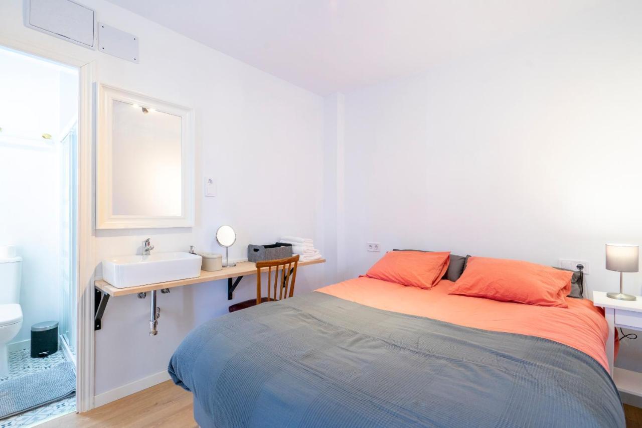 Independent Room Close To Ifema Y Aeropuertob Madrid Exterior photo